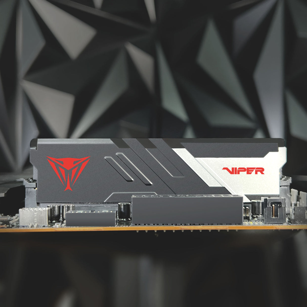 DDR5 16GB PC 6000 Patriot Viper Venom 1x16GB PVV516G60C30
