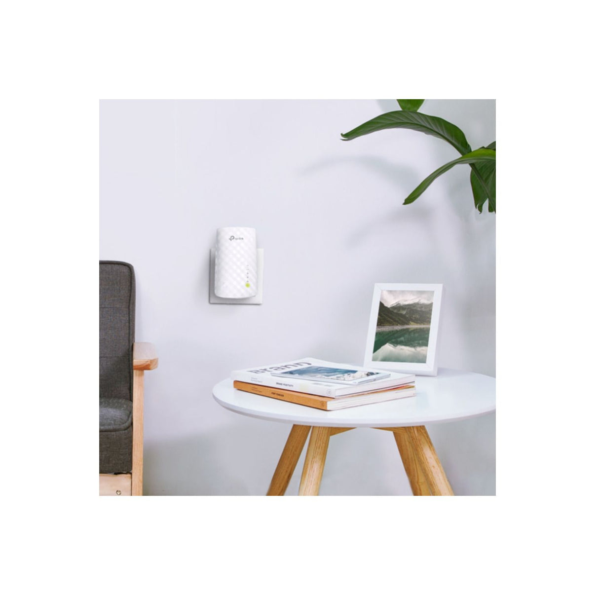 TP-Link Wireless Range Extender RE200