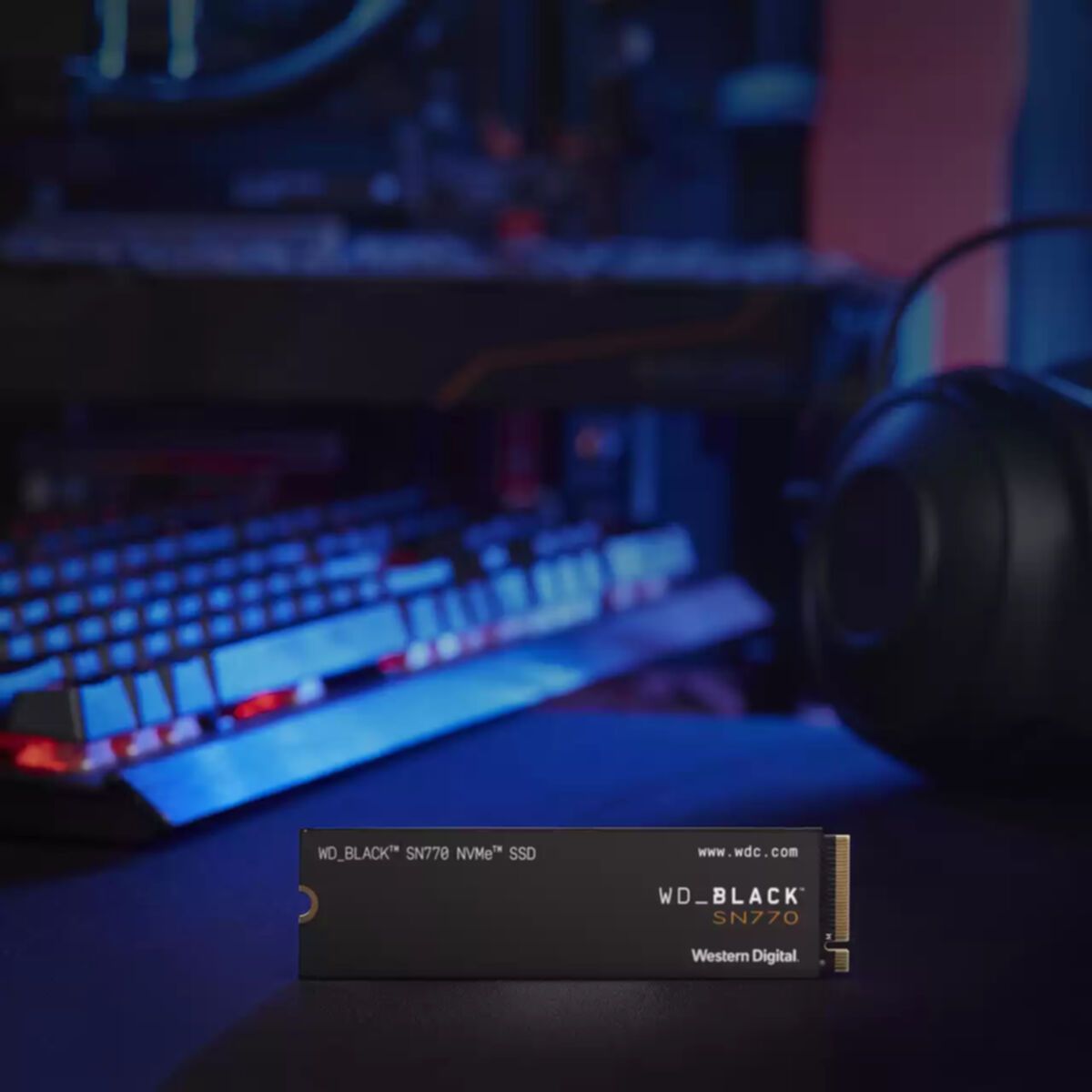 SSD WD Black 2TB SN770 NVME M.2 PCI Express WDS200T3X0E PCIe 4.0 x4
