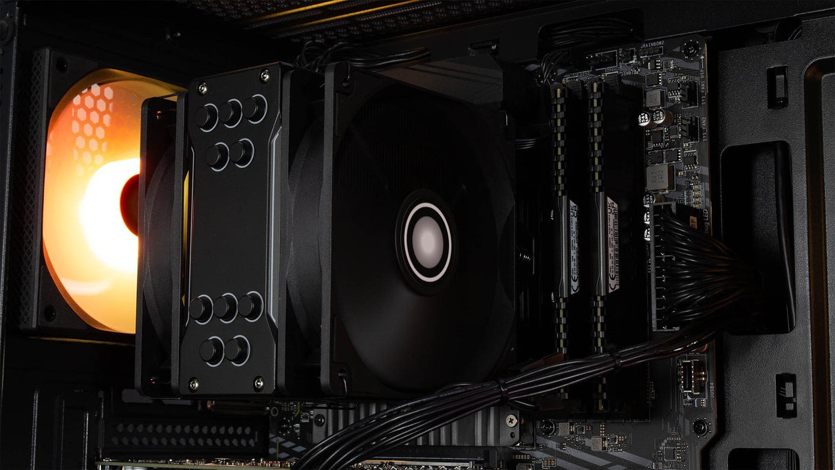 Captiva PC Highend Gaming I95-719 (i9-14900KF/RTX5070 Ti 16GB GDDR7/SSD 1TB/32GB/WLAN/Windows 11 Home 64-bit)