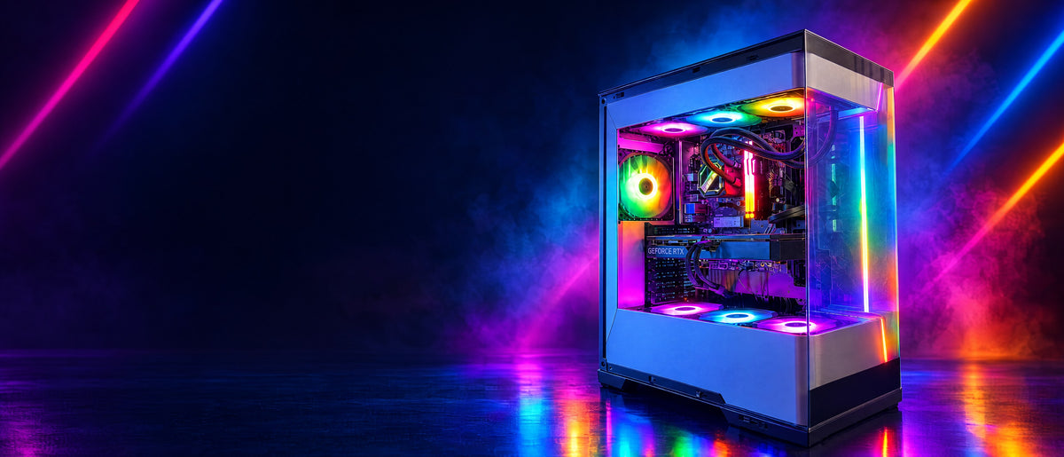 Gaming PC mit bunter RGB-Beleuchtung